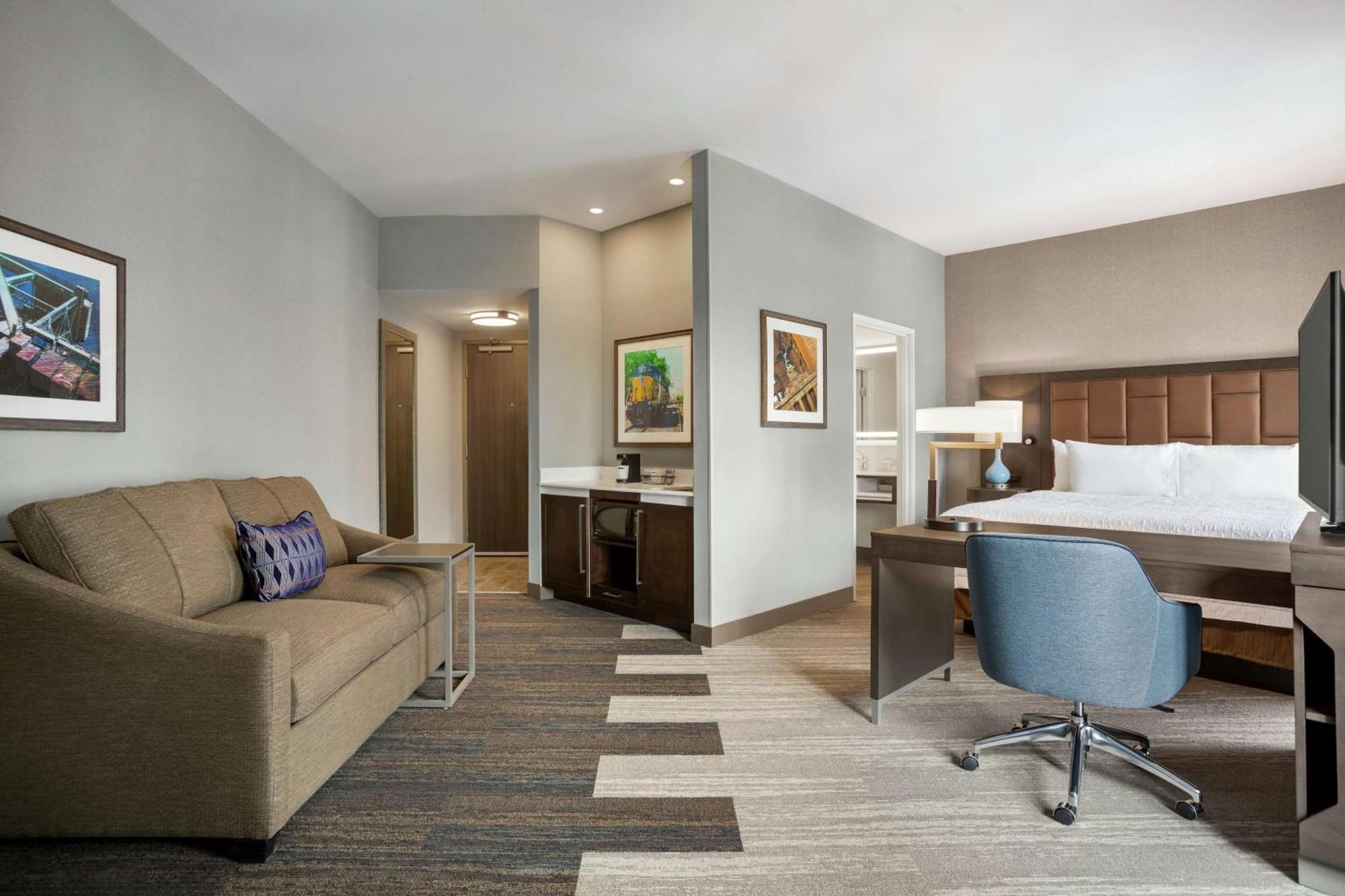 Hampton Inn Suites Kansas City Downtown Crossroads Exterior photo