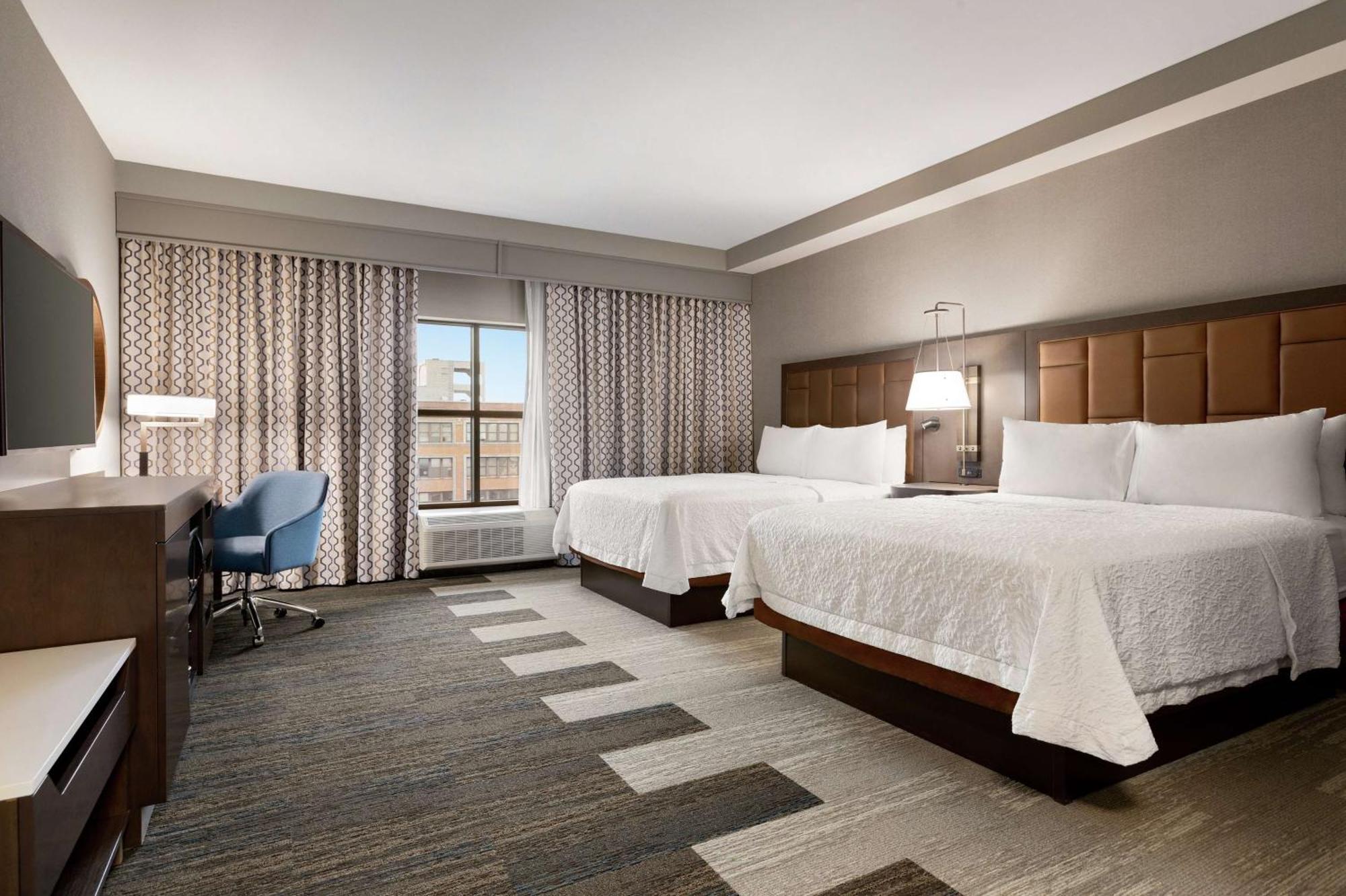 Hampton Inn Suites Kansas City Downtown Crossroads Exterior photo